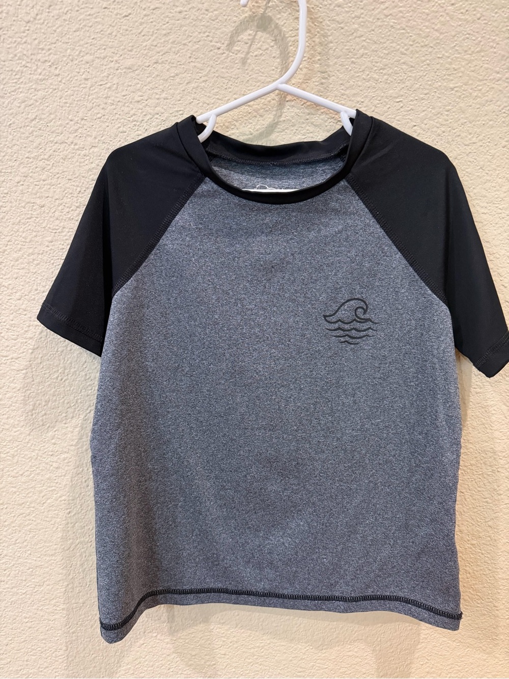 art class Kids Short Sleeve Rashguard - Gray and Black